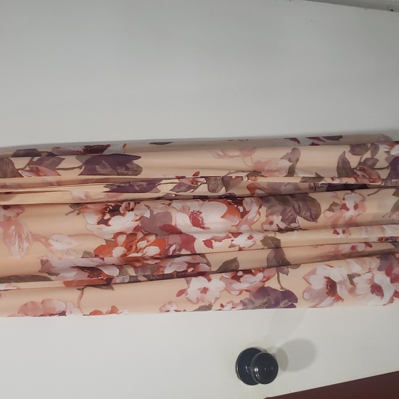 Dress - Picture 6 of 8